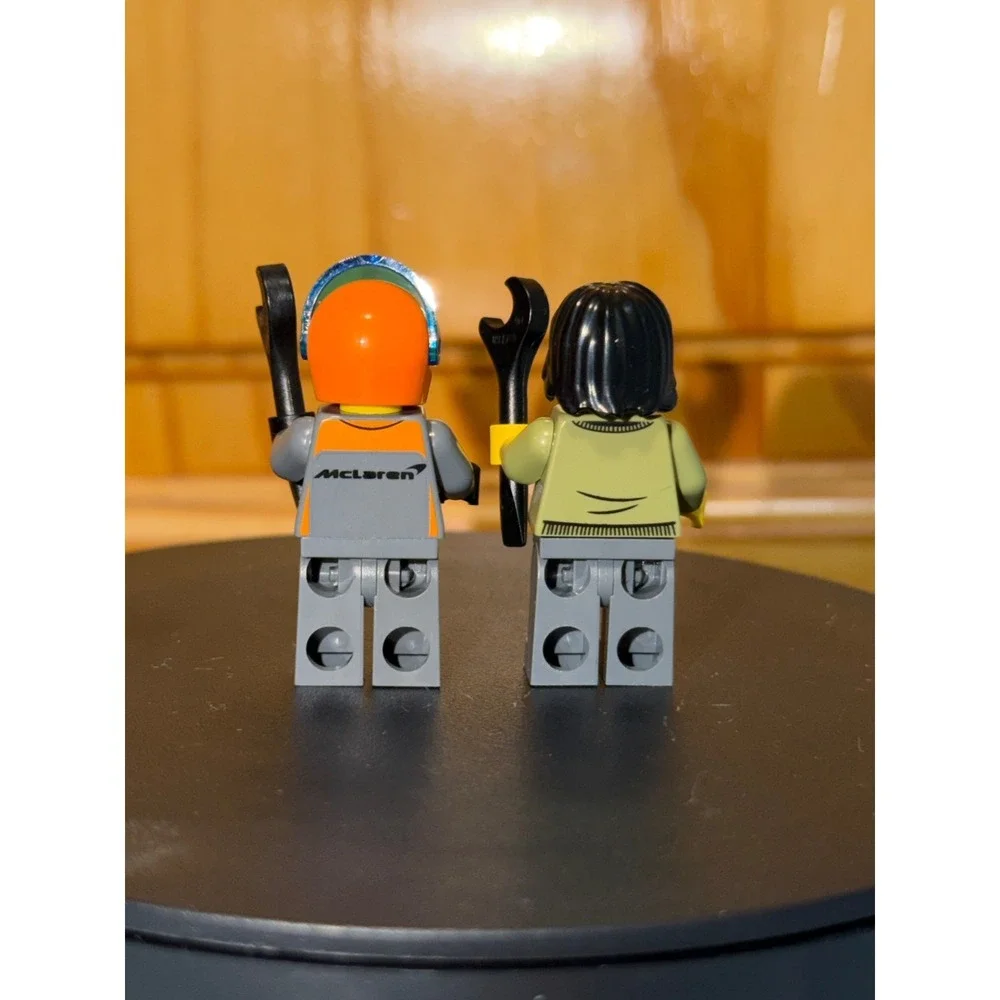 Lot 2 LEGO Minifig sc112, sc121 - McLaren Ferrari F40 Driver Speed Champions